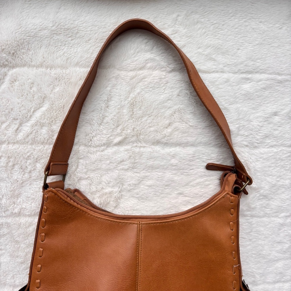 Vintage Veneto Cognac Brown Shoulder Bag | Y2K Minimalist Buckle Strap - Picture 2 of 13